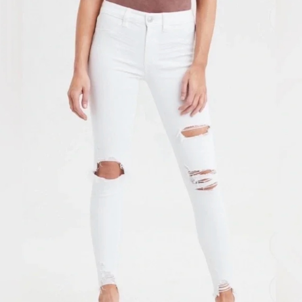 AMERICAN EAGLE Next Level Stretch Distressed White Skinny Jean Size 16‎ SHORT
